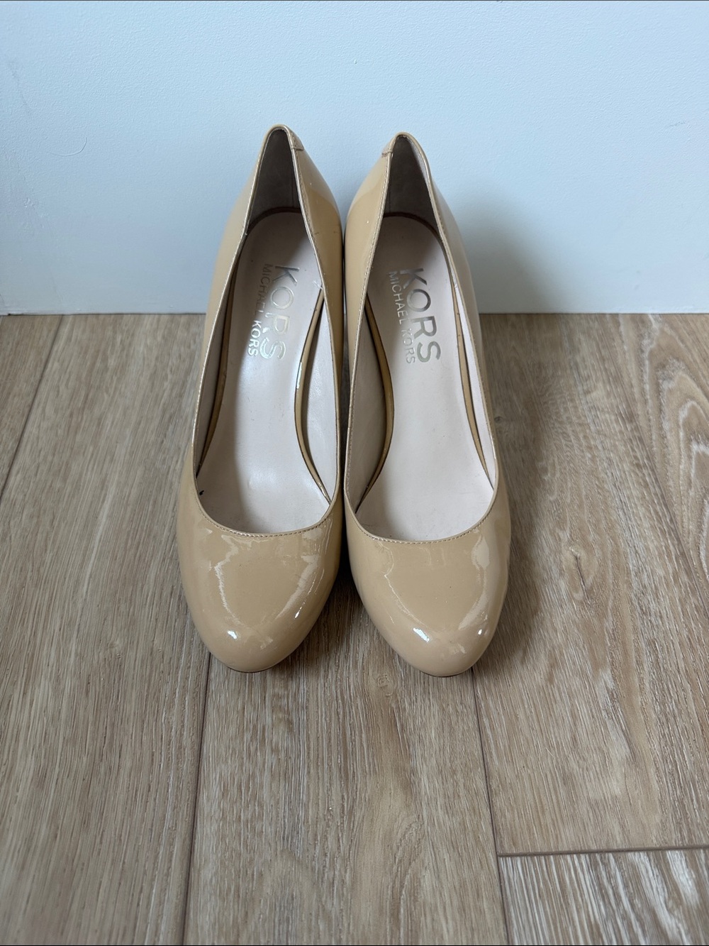 Michael Kors Beige Patent Leather Round-Toe Pumps